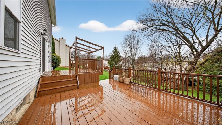 690 Southbridge Boulevard, Brunswick, OH - Photo 8