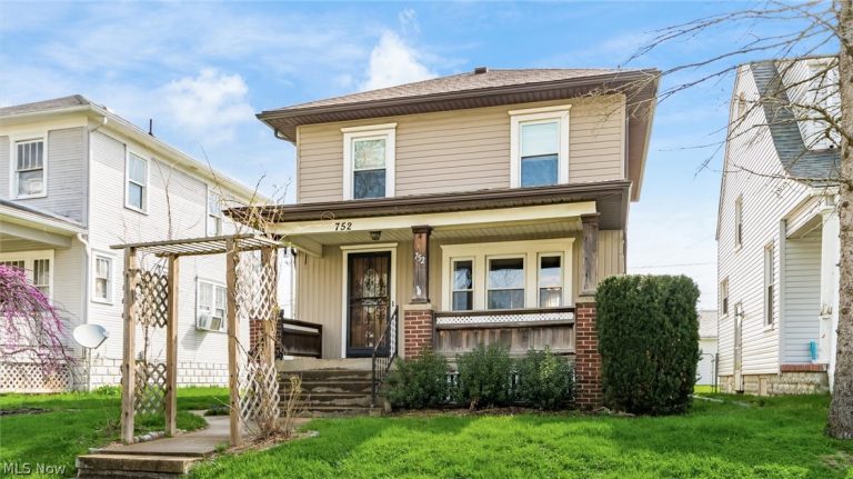 752 Larzelere Avenue, Zanesville, OH, 43701