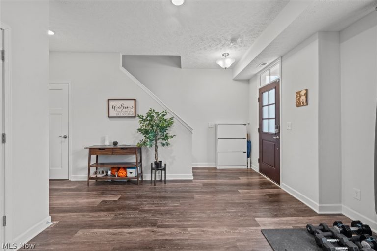 12023 Ashbury Avenue, Cleveland, OH - Photo 6