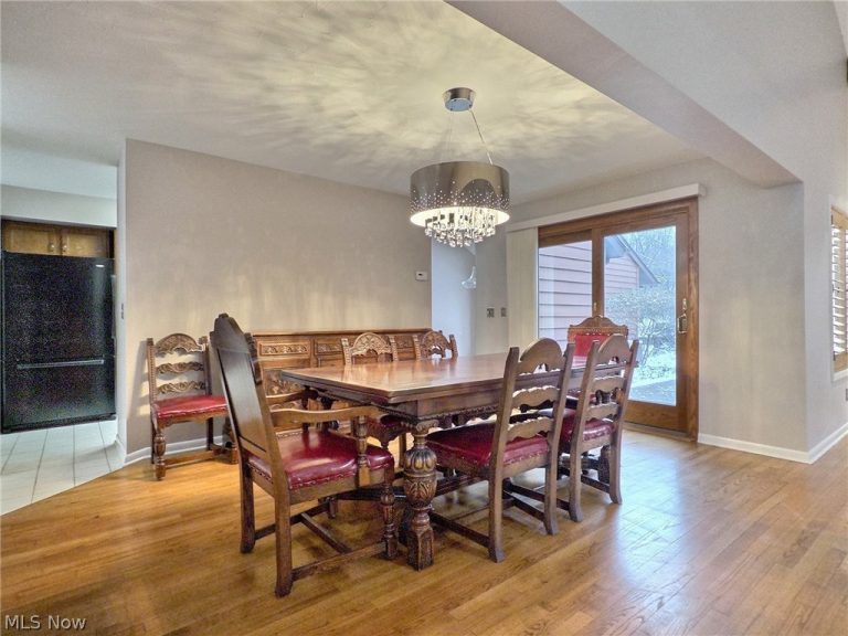 25818 Fairmount Boulevard, Beachwood, OH - Photo 4
