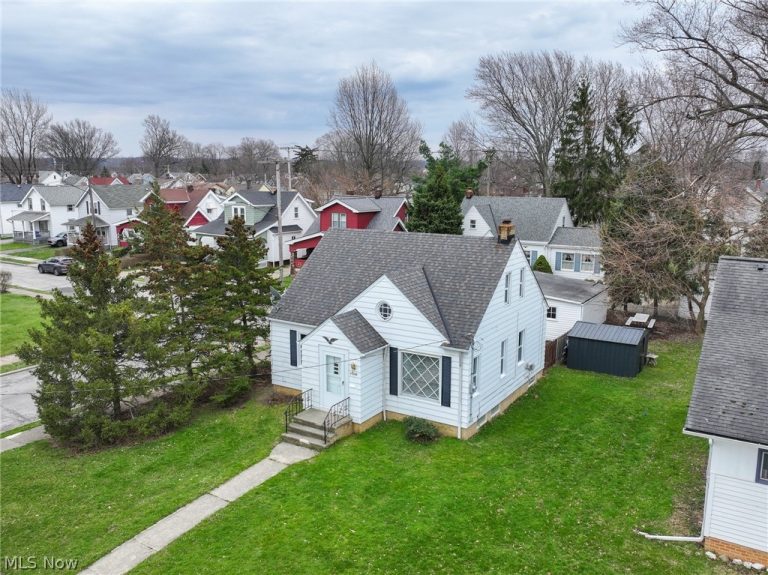 19200 Pasnow Avenue, Euclid, OH - Photo 2