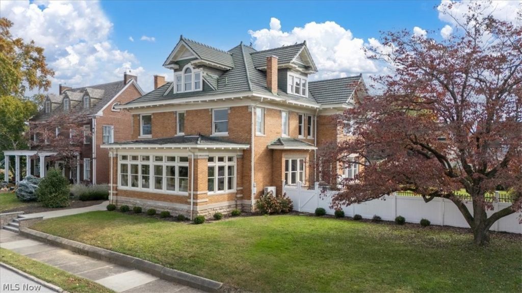 1358 Market Street, Parkersburg, WV