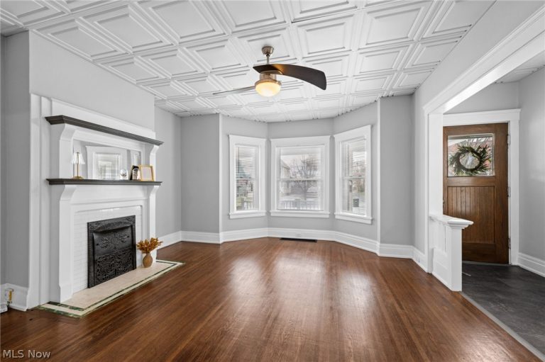 1354 Edwards Avenue, Lakewood, OH - Photo 4