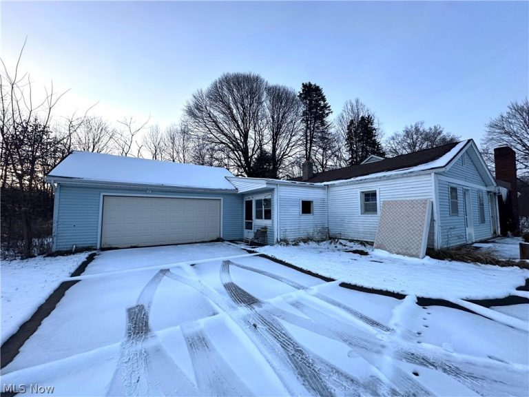 5733 Miller Road, Lowellville, OH - Photo 2