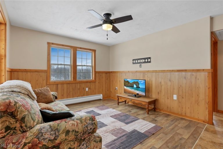 18010 Winterset Lane, Lore City, OH - Photo 5