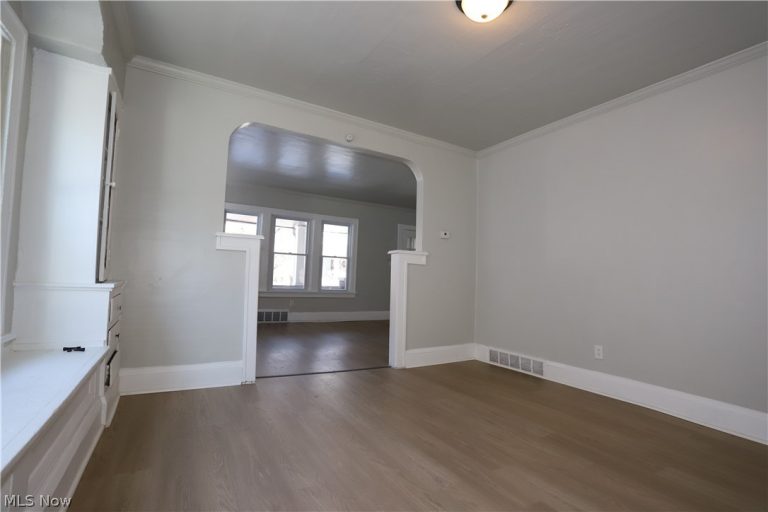 14308 Edgewood Avenue, Cleveland, OH - Photo 8