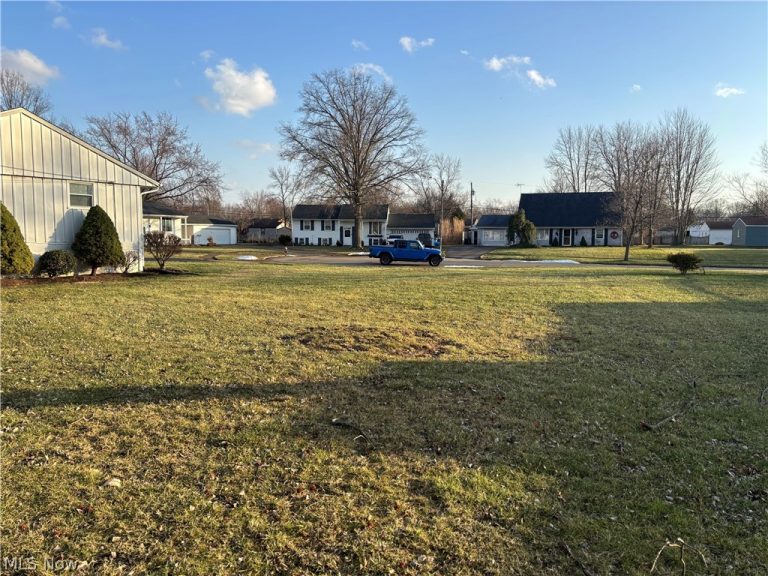 714 Hammer Court, Elyria, OH - Photo 4