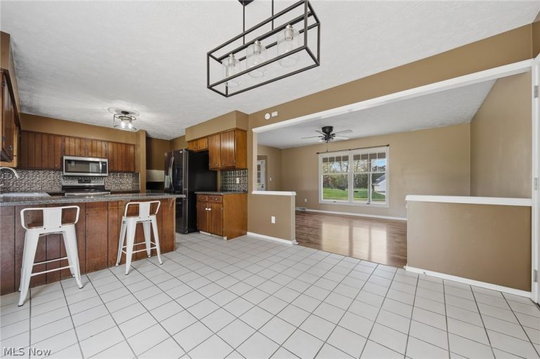 125 Springbrook Drive, New Philadelphia, OH - Photo 5