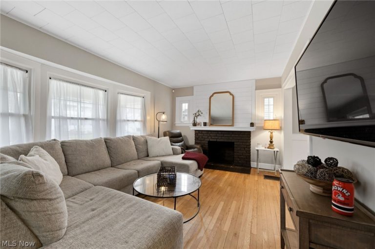 1284 Jackson Avenue, Lakewood, OH - Photo 8