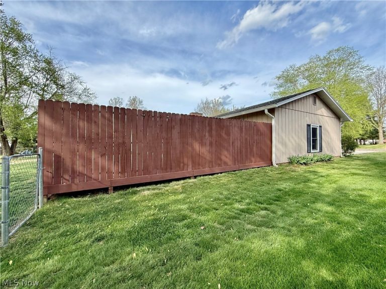 307 Strecker Lane, Marietta, OH - Photo 5