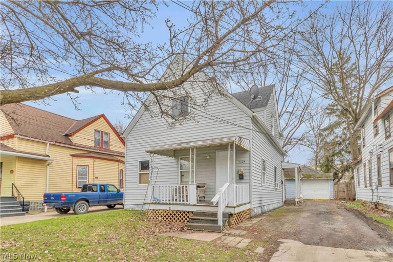 3305 Roanoke Avenue, Cleveland, OH, 44109