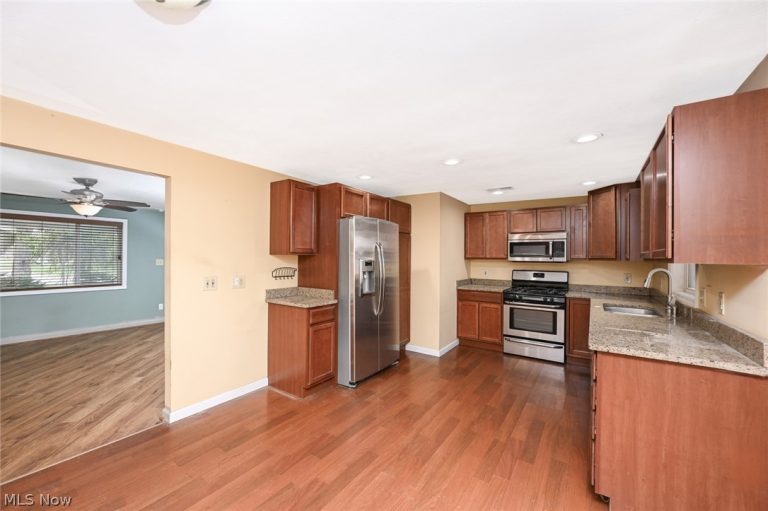 1922 Edgewood Drive, Twinsburg, OH - Photo 4