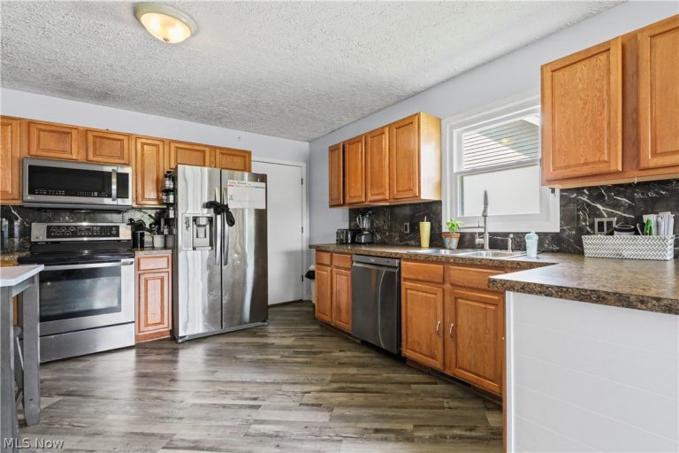 1282 Cordova Avenue, Akron, OH - Photo 5