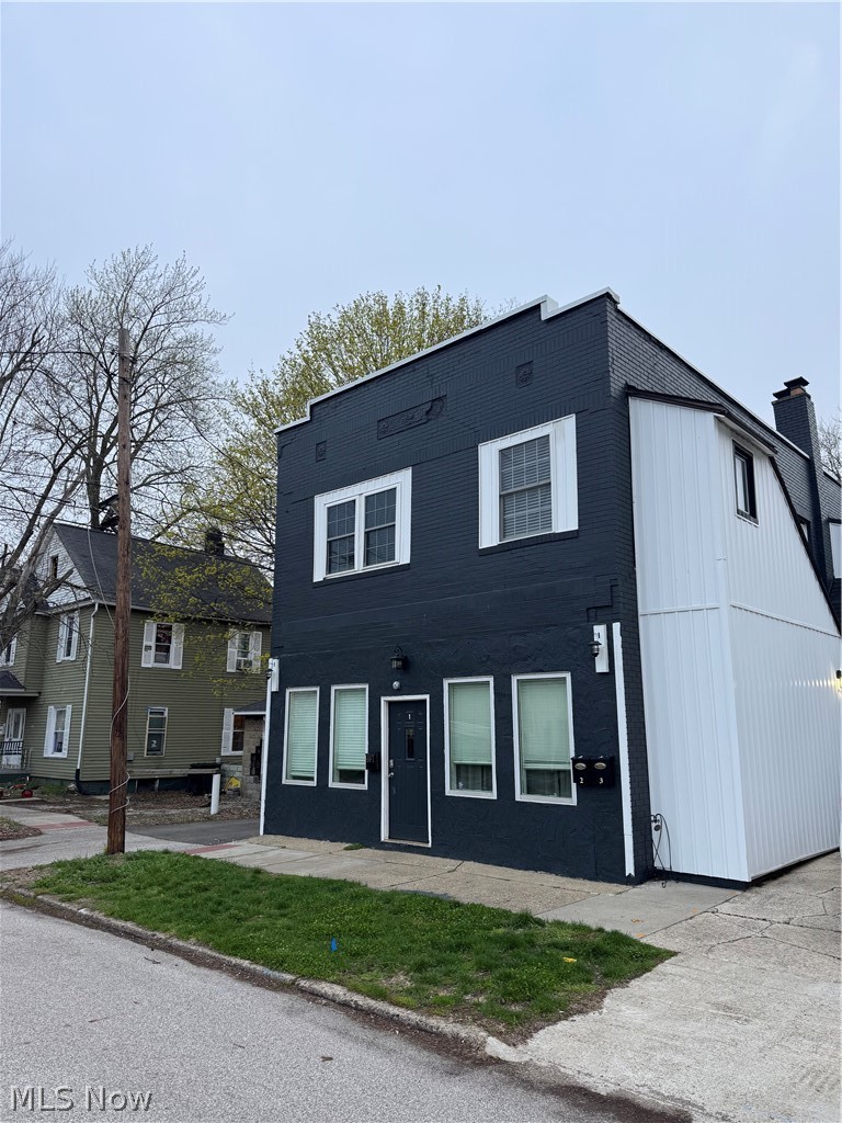 667 Park Avenue, Barberton, OH, 44203