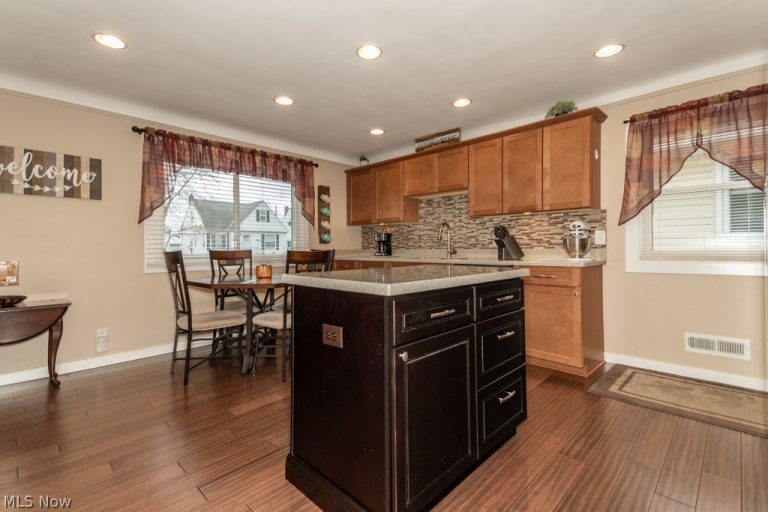 8325 Kenton Avenue, Parma, OH - Photo 4