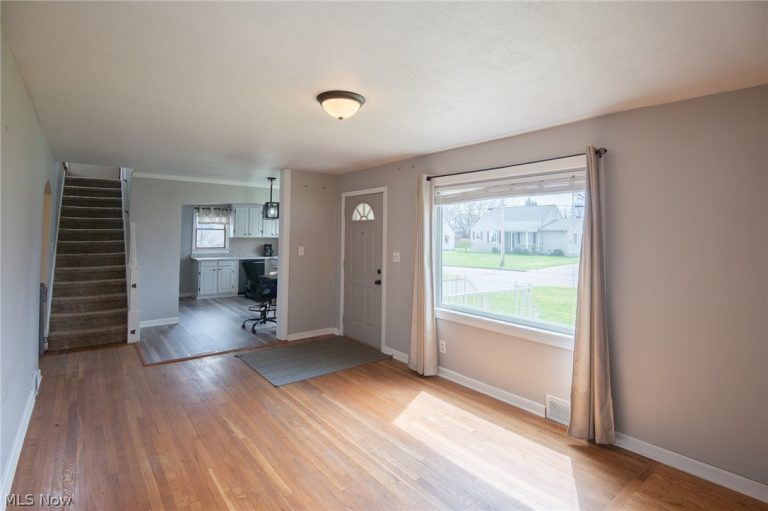 107 Renee Drive, Struthers, OH - Photo 2
