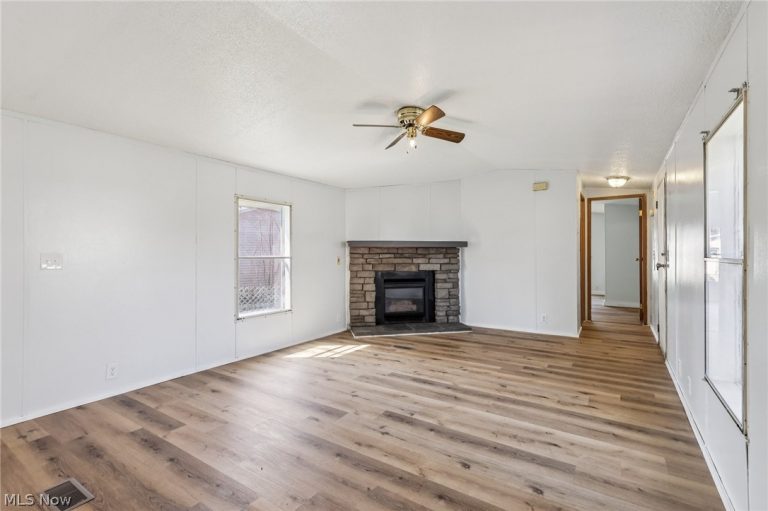 6800 Lake Road #21, Geneva, OH - Photo 8