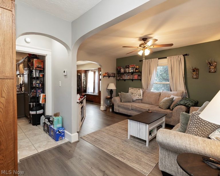 139 Cornell Avenue, Elyria, OH - Photo 6