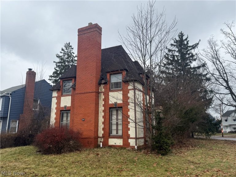 16321 Stockbridge Avenue, Cleveland, OH - Photo 3