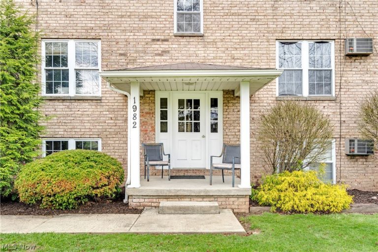 1982 Mathews Road, Poland, OH - Photo 3
