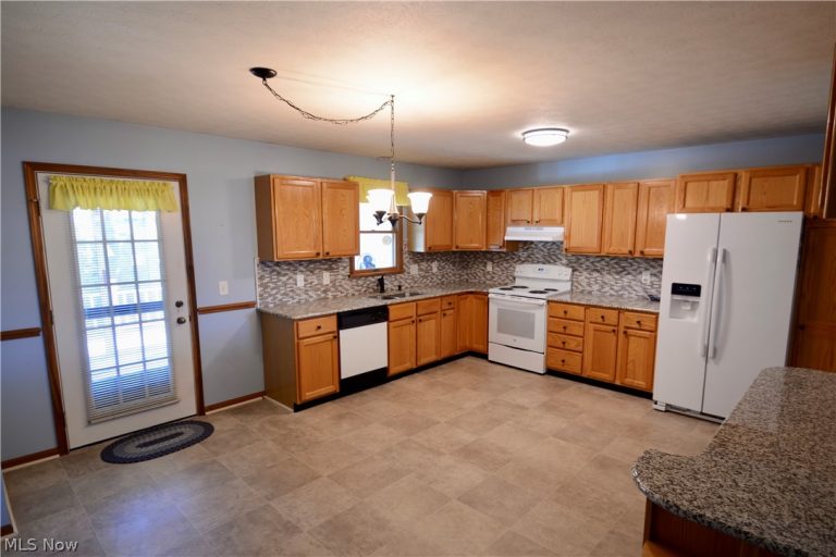 3313 Starwick Drive, Canfield, OH - Photo 5