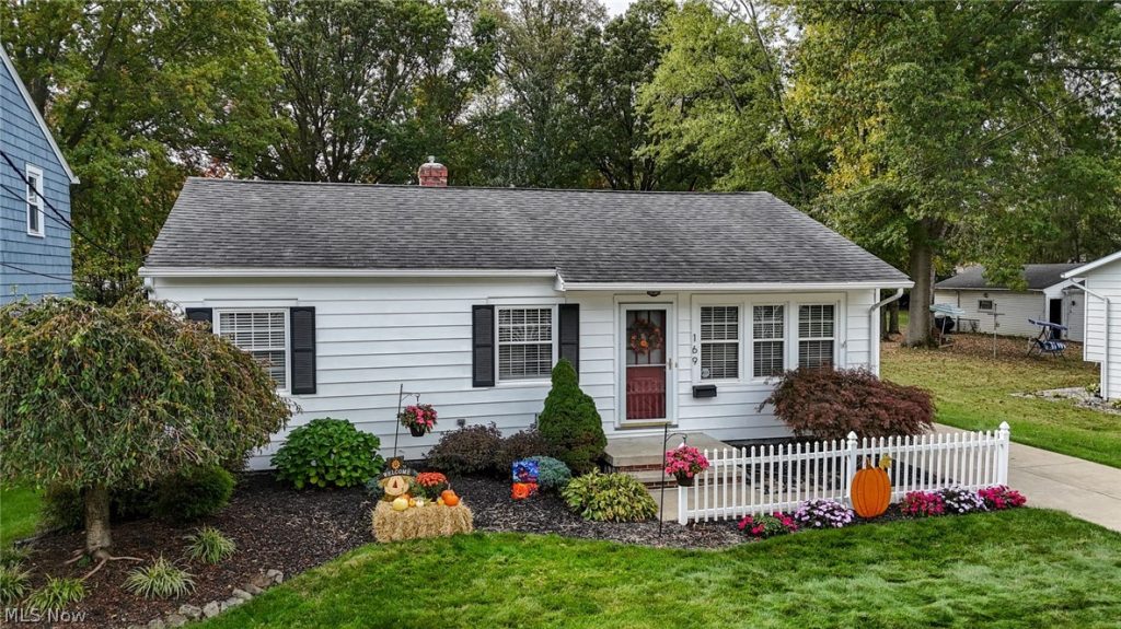 169 Kempton Drive, Berea, OH