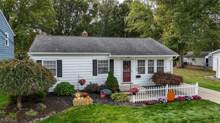 169 Kempton Drive, Berea, OH, 44017