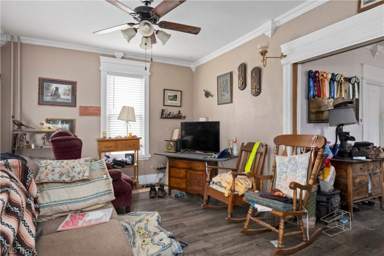 208 Glenwood Street, Elyria, OH - Photo 6