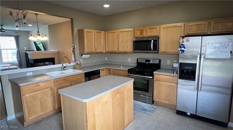 239 Woodhaven Drive, Copley, OH - Photo 4