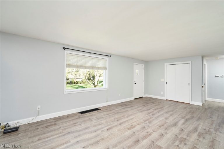 2625 Eaton Road, Canton, OH - Photo 3