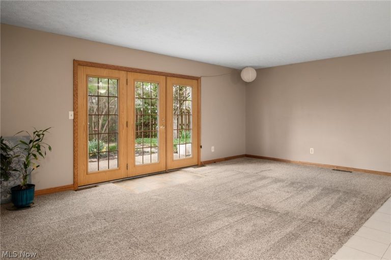 540 Crossbrook Drive, Berea, OH - Photo 4