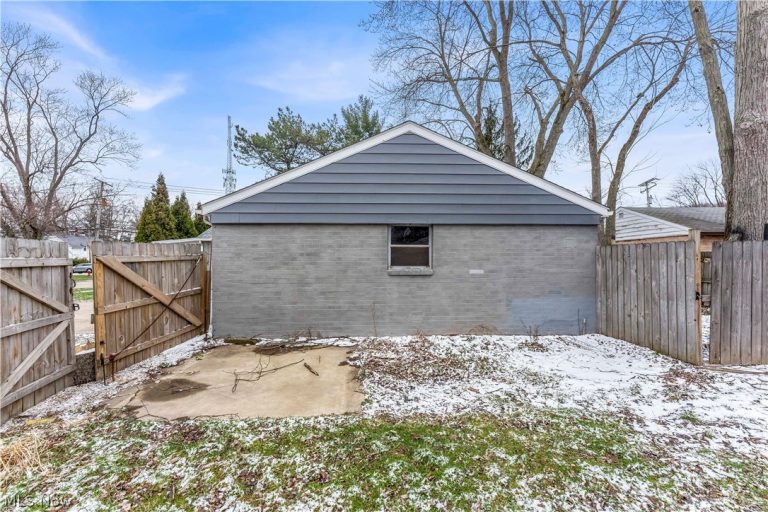 7320 Avon Belden Road, North Ridgeville, OH - Photo 3