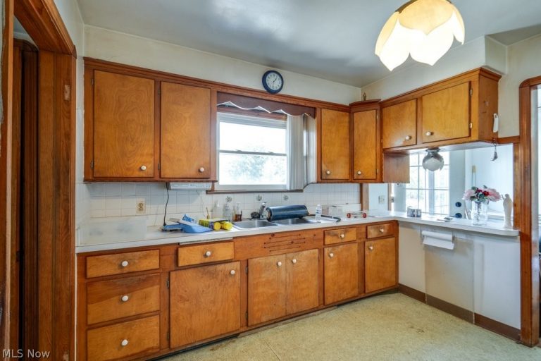 4559 Van Epps Road, Brooklyn Heights, OH - Photo 8