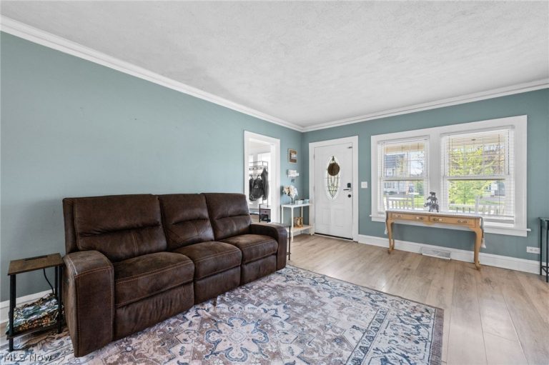 2195 Arthur Avenue, Lakewood, OH - Photo 6