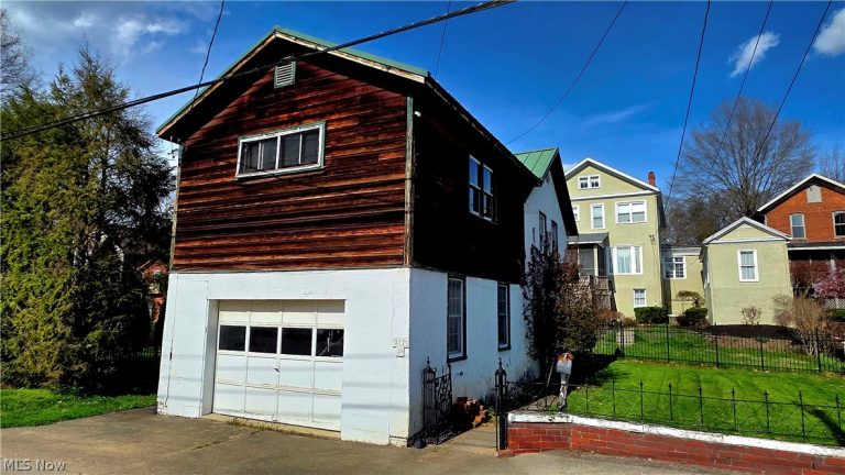 317 1/2 Fourth Street, Marietta, OH - Photo 3