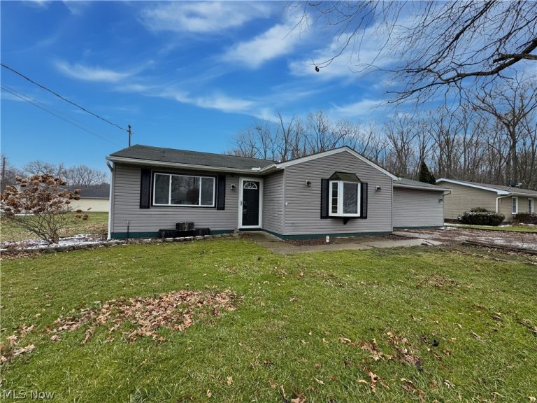 18066 Hillcrest Drive, Lake Milton, OH, 44429