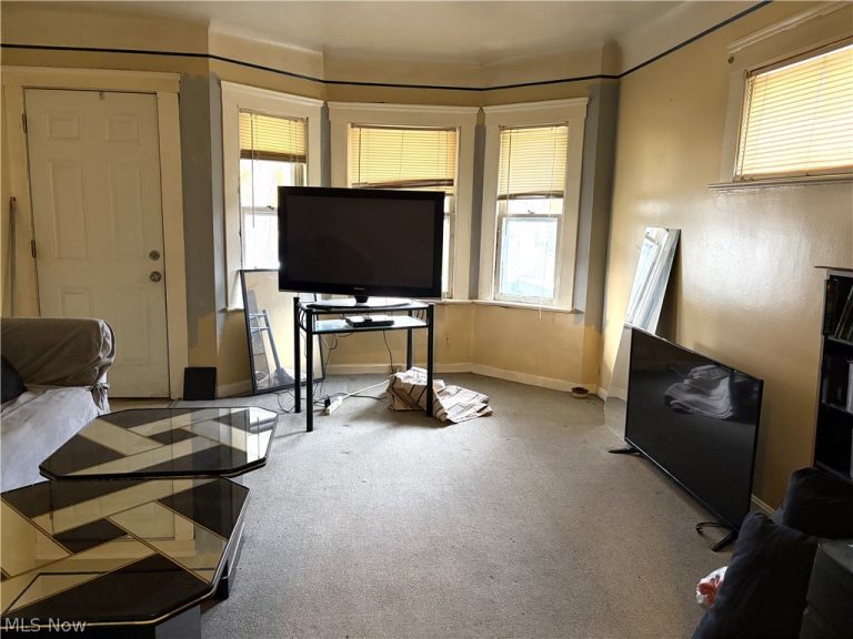 969 Evangeline Road, Cleveland, OH - Photo 5