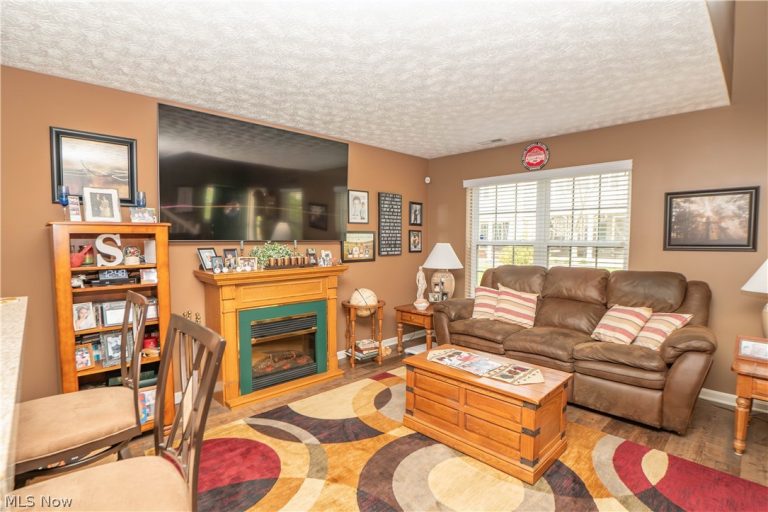 13667 Woodcroft Trace, North Royalton, OH - Photo 4