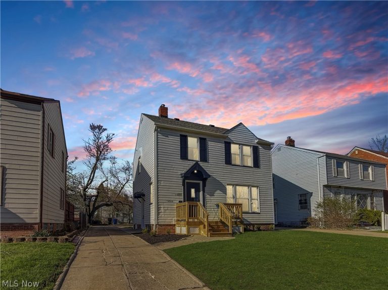 16905 Biltmore Avenue, Cleveland, OH - Photo 3