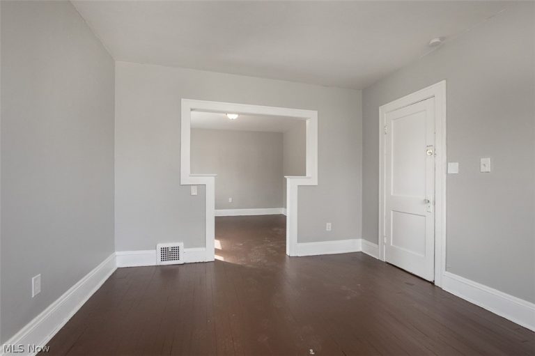 14112 Edgewood Avenue, Cleveland, OH - Photo 4