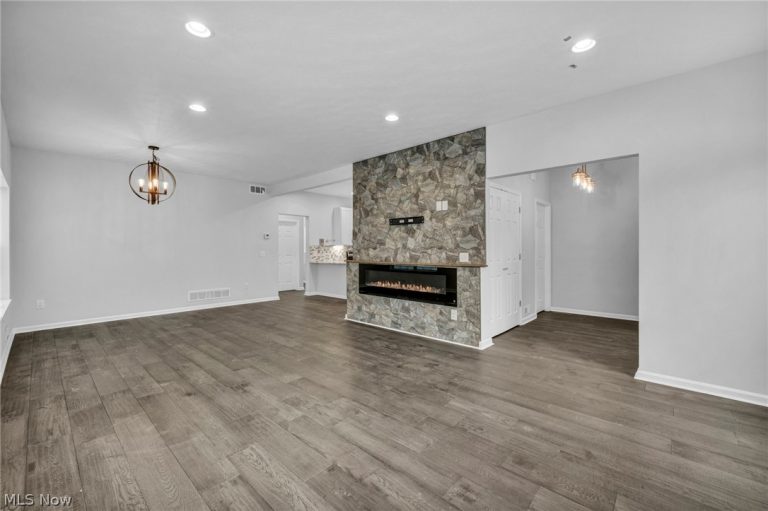 2145 Taylor Road, Cleveland Heights, OH - Photo 2