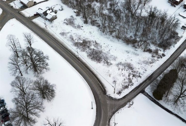Bantam Ridge, Wintersville, OH - Photo 8