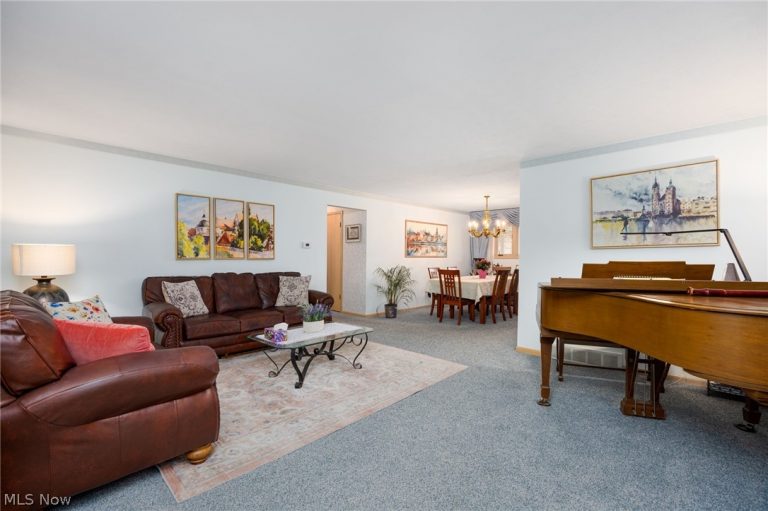 13352 Claremont Avenue, Middleburg Heights, OH - Photo 2