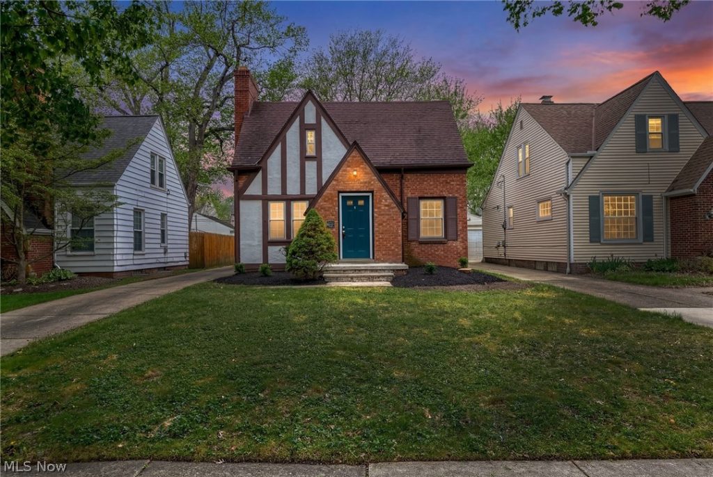 2324 Scholl Road, University Heights, OH