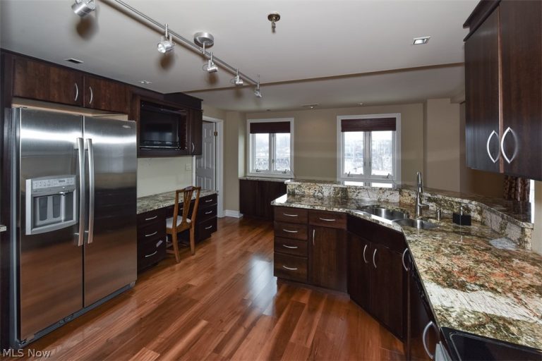 19000 Lake Road #2315, Rocky River, OH - Photo 4