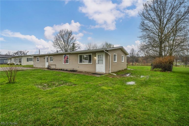 12114 National Drive, Grafton, OH - Photo 4