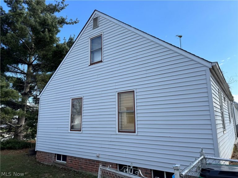 30102 Mildred Drive, Willowick, OH - Photo 2
