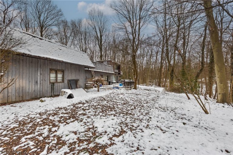 50 Redfern Drive, Youngstown, OH - Photo 6