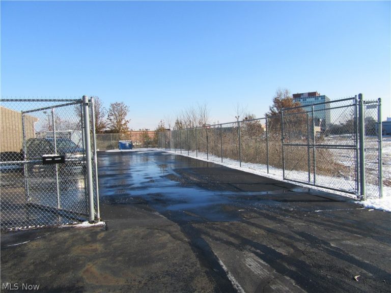 4720 Everhard Road, Canton, OH - Photo 4