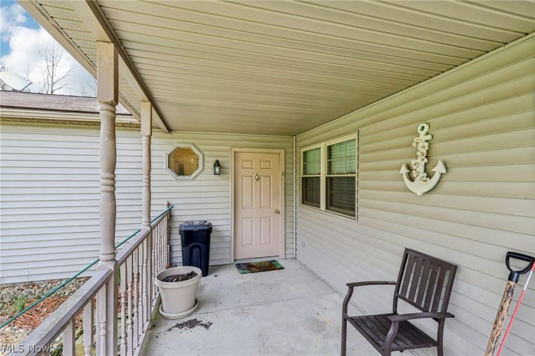 1886 James B Drive, McDonald, OH - Photo 3
